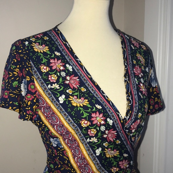 🎉HPx2🎉Boho Maxi Wrap Dress - on ‘Dead to Me’ - Picture 3 of 15